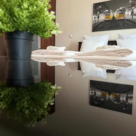 Standard By Hi5- Kiraly Budapest