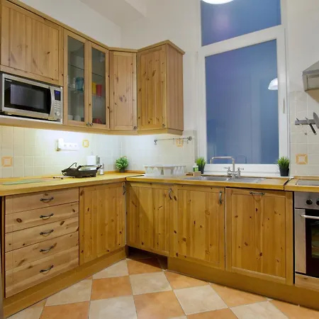 Standard By Hi5- Kiraly Lejlighed *