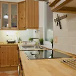 Standard By Hi5- Kiraly Budapest